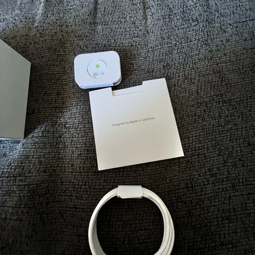 Apple White Wireless Earbuds